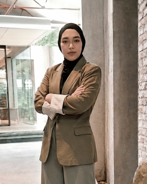 Nia Amalia · Founder of MOROXXO